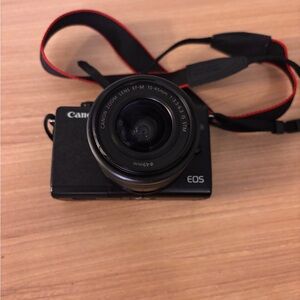 Canon Eos m200